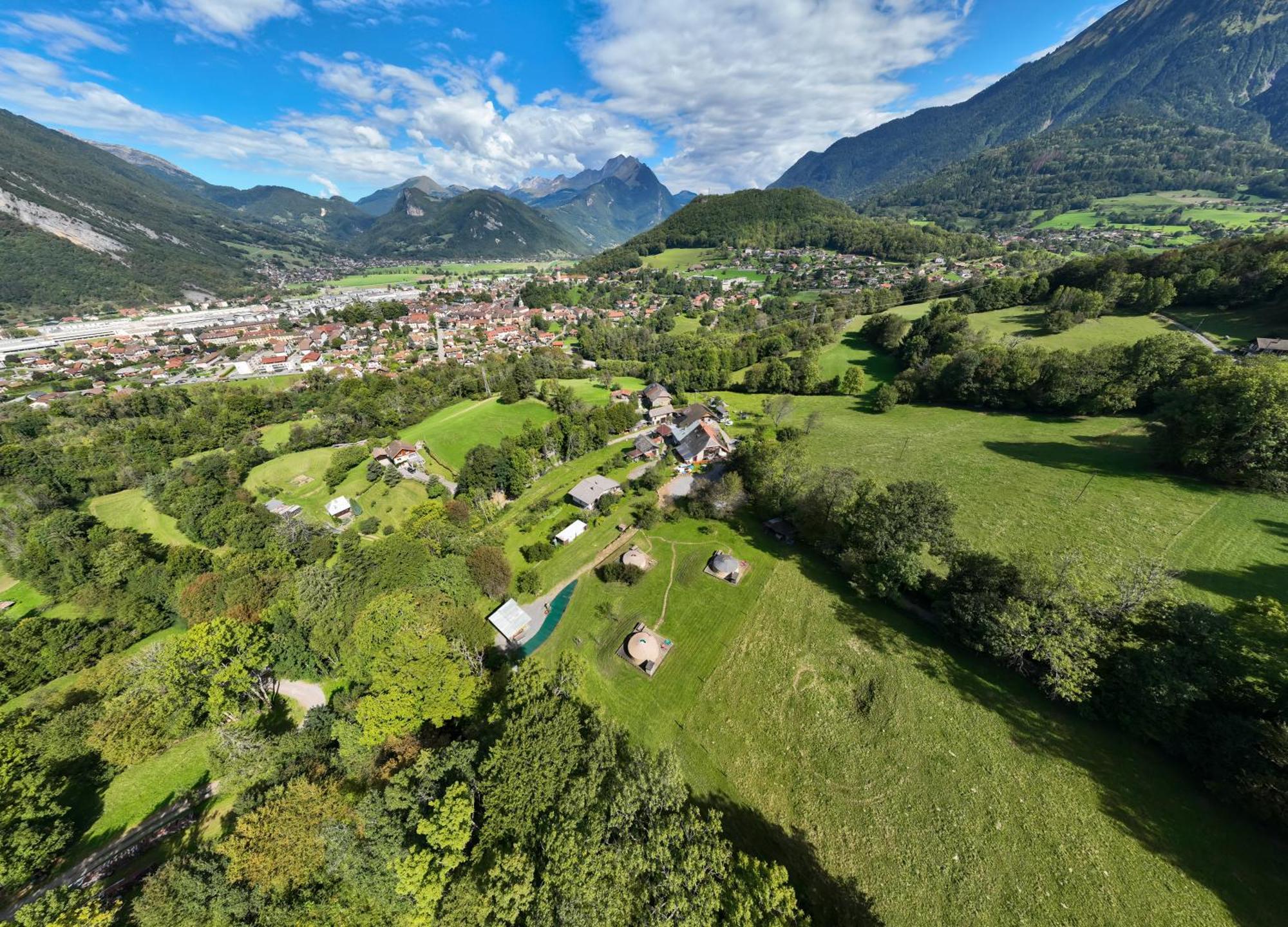 Yourtes Olachat Proche Annecy فافيرج المظهر الخارجي الصورة